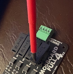 Replacing a fuse on the MOS board